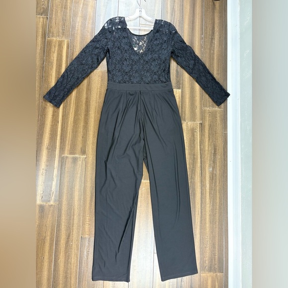 Gianni Bini size M Black Lace Illusion V Neck Long Sleeved Wide Leg Jumpsuit LBD - Picture 11 of 16